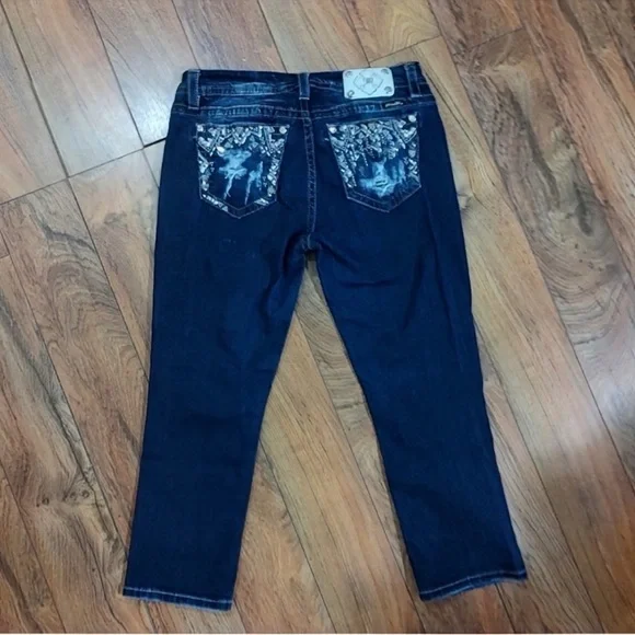 Gorgeous Miss Me Midrise Curvy Crop Jeans With 26” Inseam - Picture 4 of 9